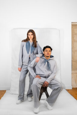 Sweat zippé à double capuche foulard